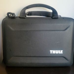 Thule Gauntlet MacBook Pro Attache 13inch